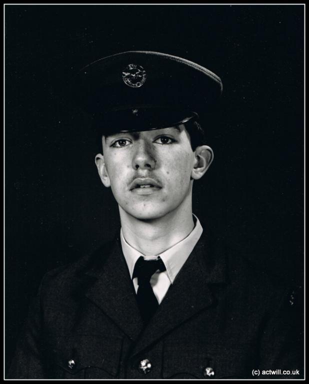 Image from 1986 - showing early work in the William David style. This was a new recruit to the RAF